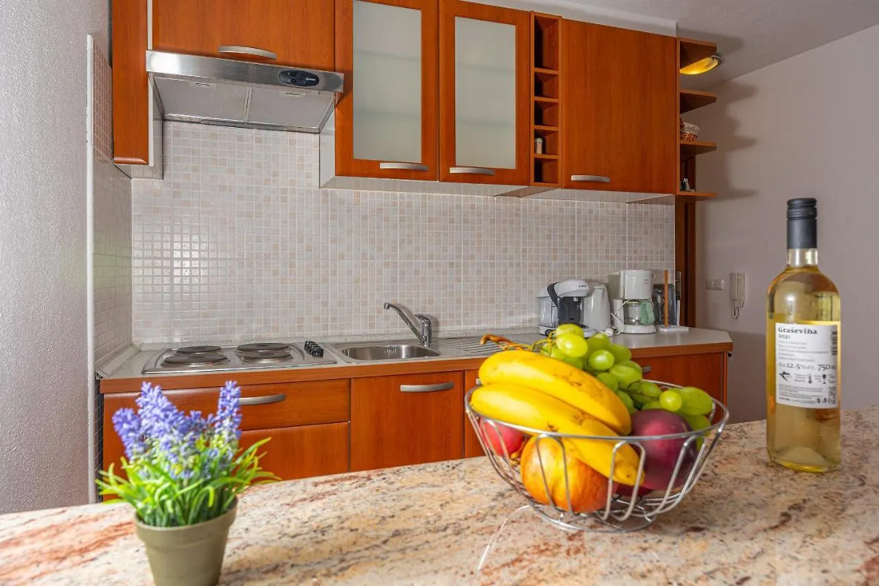 Apartments Lacic 2 Цриквеница Хорватия