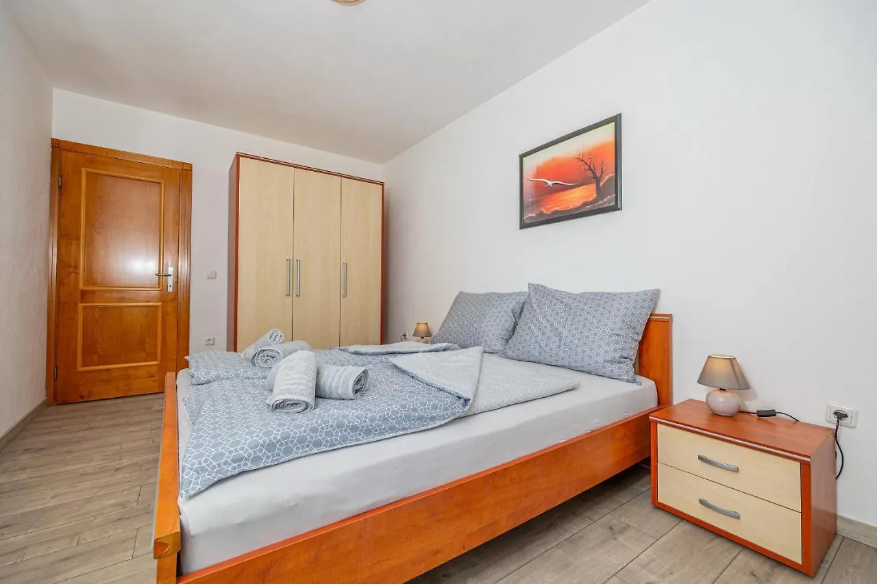 Apartments Lacic 2 Цриквеница